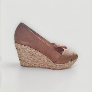 KORS BY MICHAEL KORS TAN SUEDE PEEP TOE ESPARDILLE WEDGE HEELS SIZE 8M